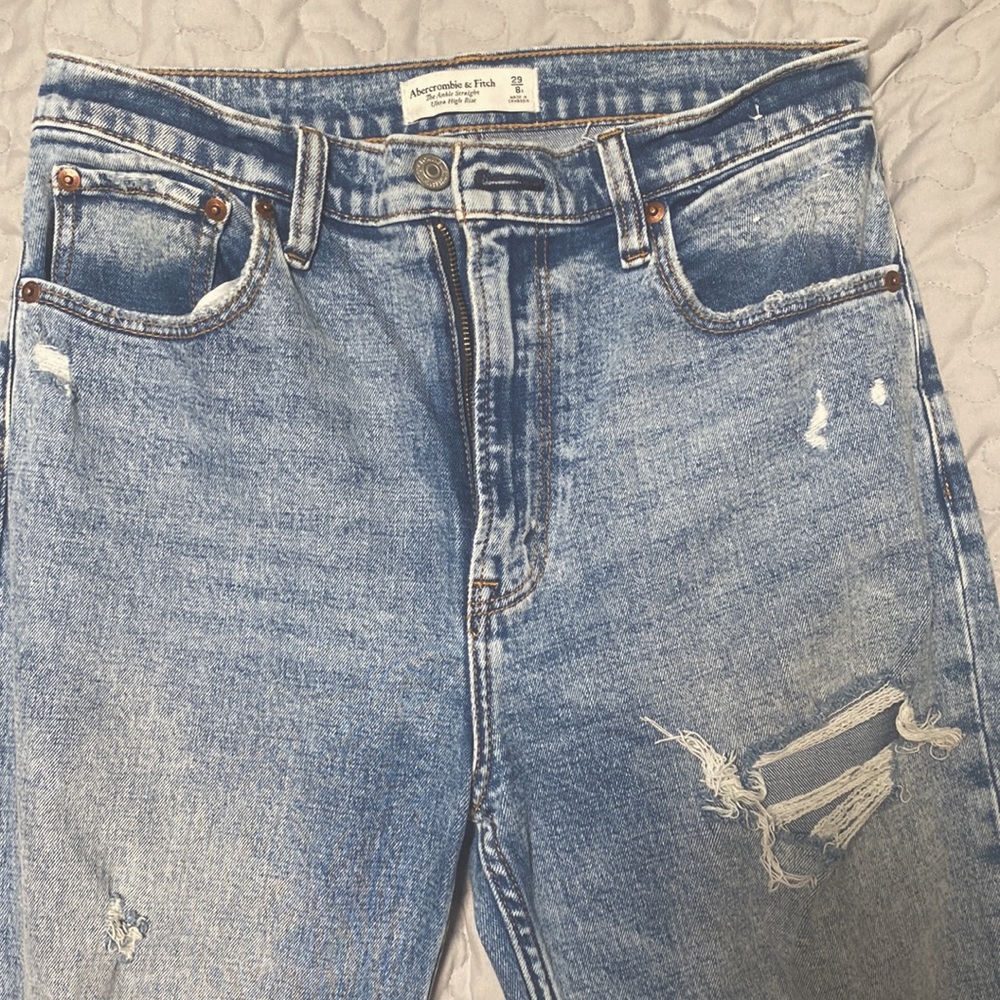 A&F Ultra High Rise Ankle Straight Jean